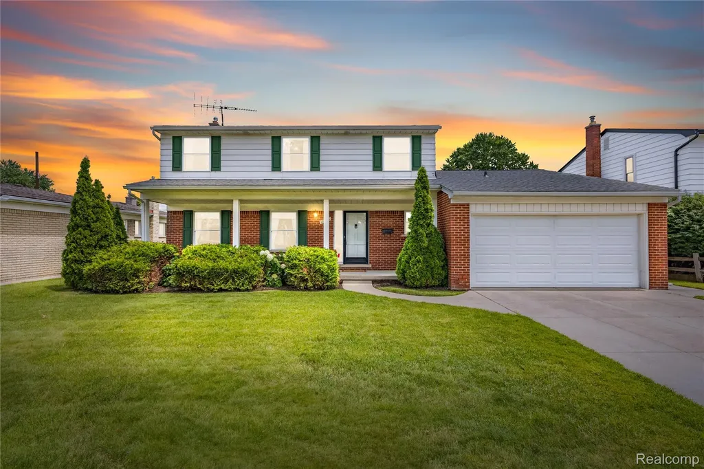 11836 Canterbury Drive Warren City MI 48093