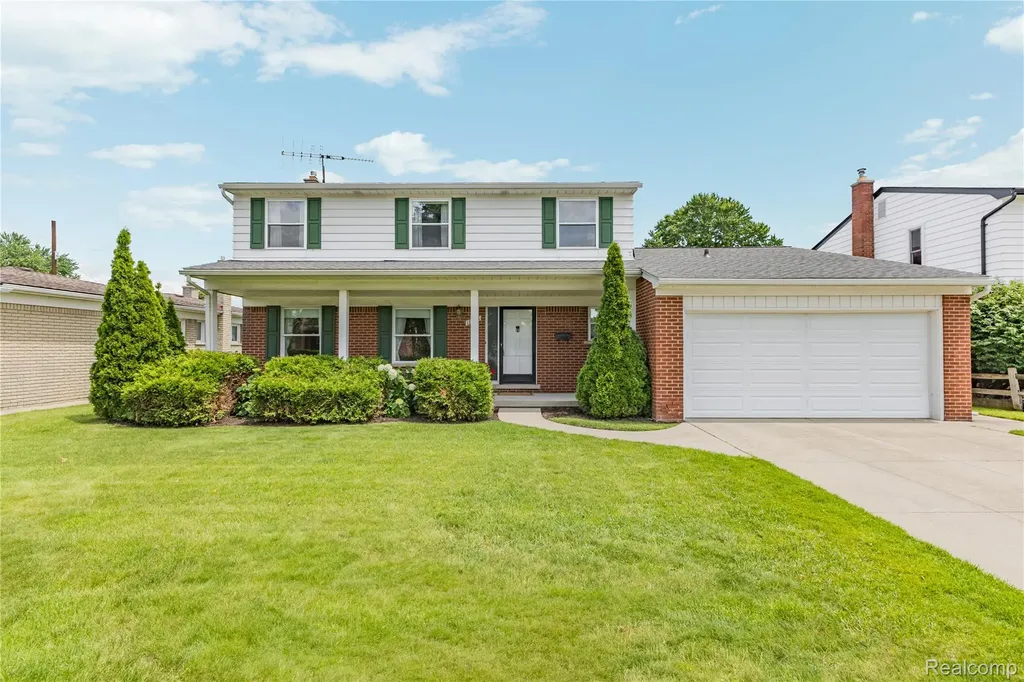 11836 Canterbury Drive Warren City MI 48093