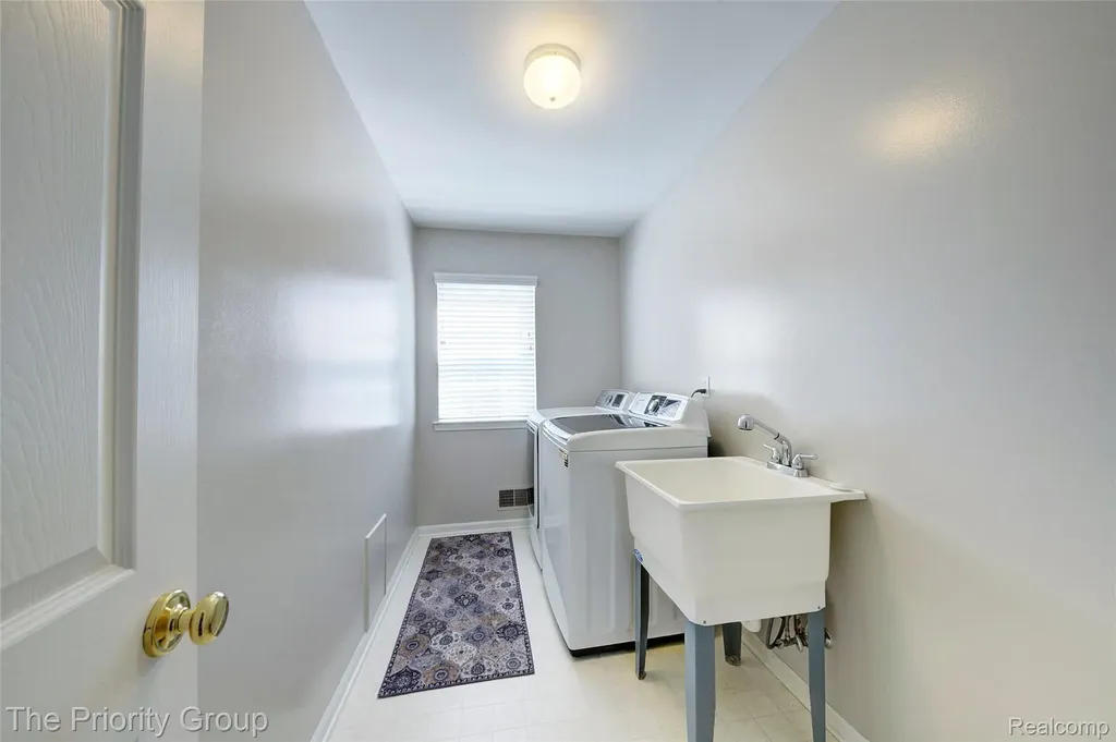 6083 Village Court Independence Charter Township MI 48346