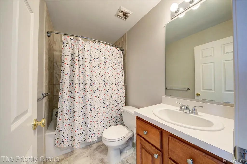 6083 Village Court Independence Charter Township MI 48346