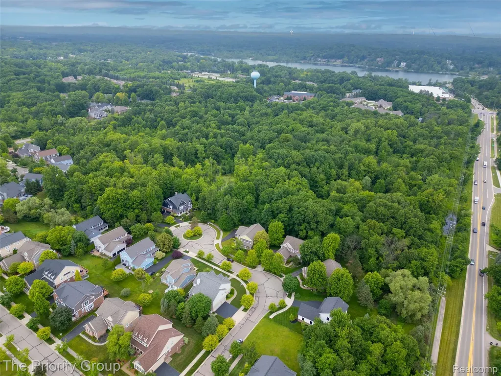 6083 Village Court Independence Charter Township MI 48346