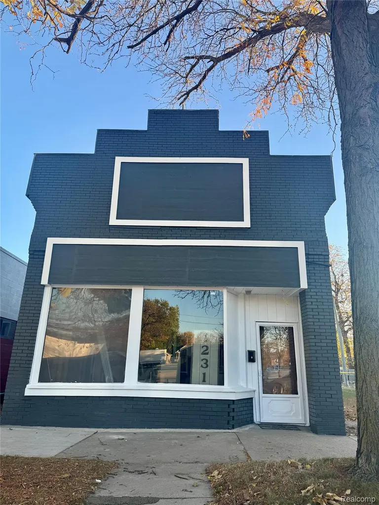 1231 Eureka Road Wyandotte City MI 48192