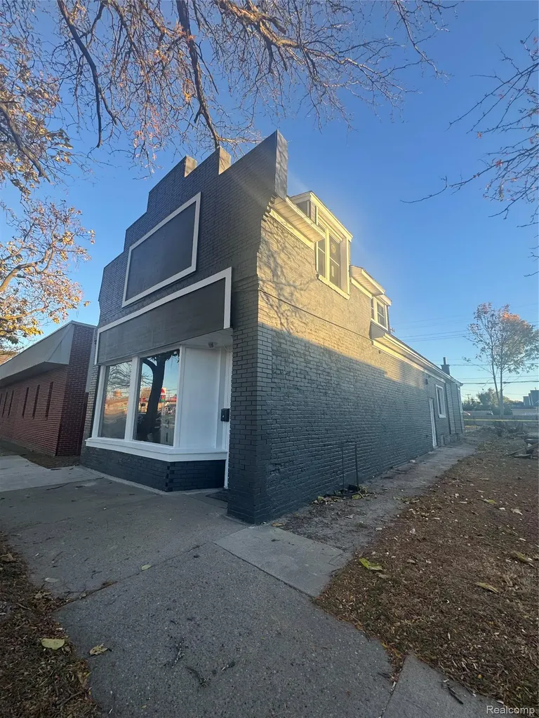 1231 Eureka Road Wyandotte City MI 48192