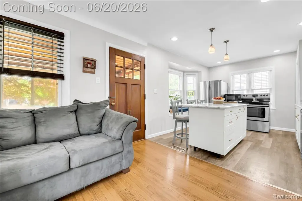 1009 Harvard Road Berkley City MI 48072