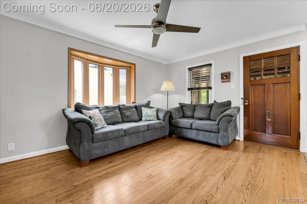 1009 Harvard Road Berkley City MI 48072