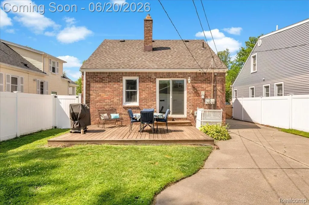 1009 Harvard Road Berkley City MI 48072