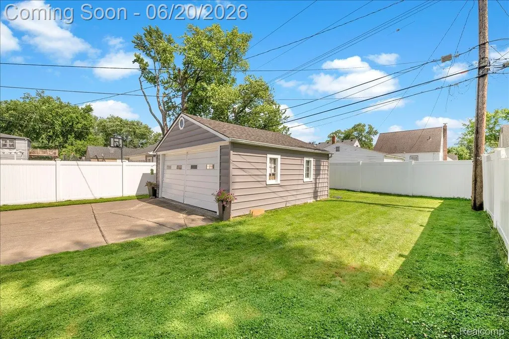 1009 Harvard Road Berkley City MI 48072