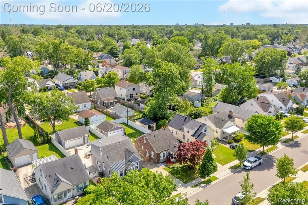 1009 Harvard Road Berkley City MI 48072