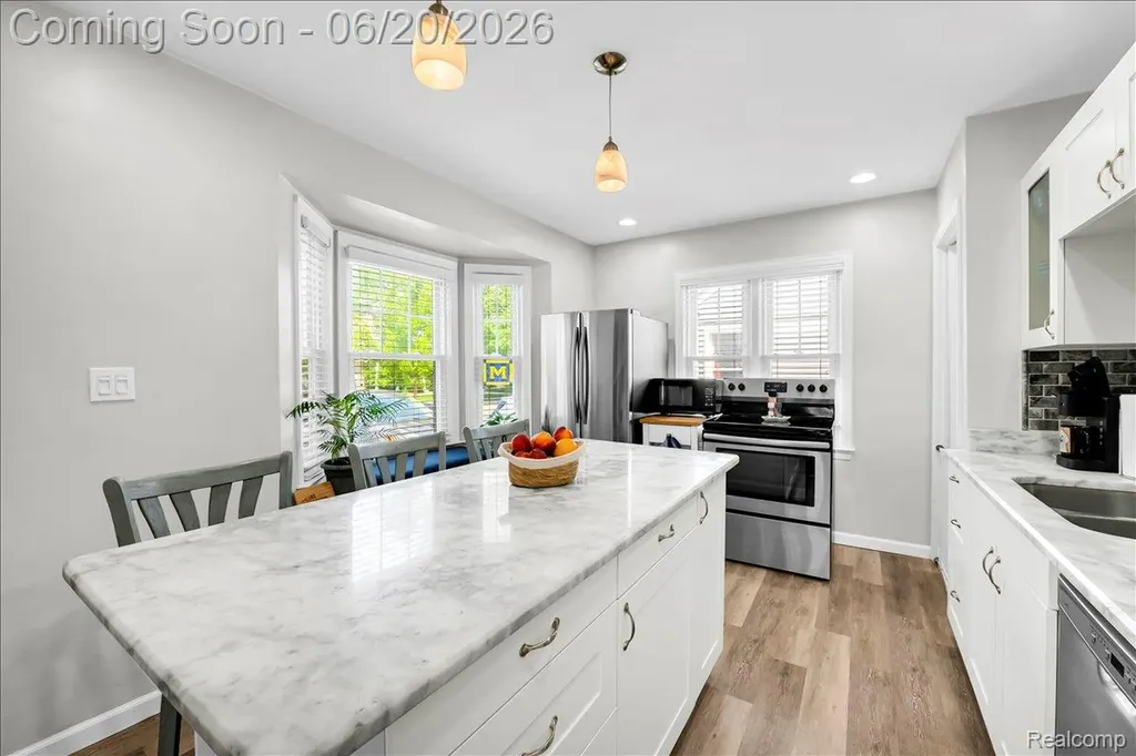 1009 Harvard Road Berkley City MI 48072