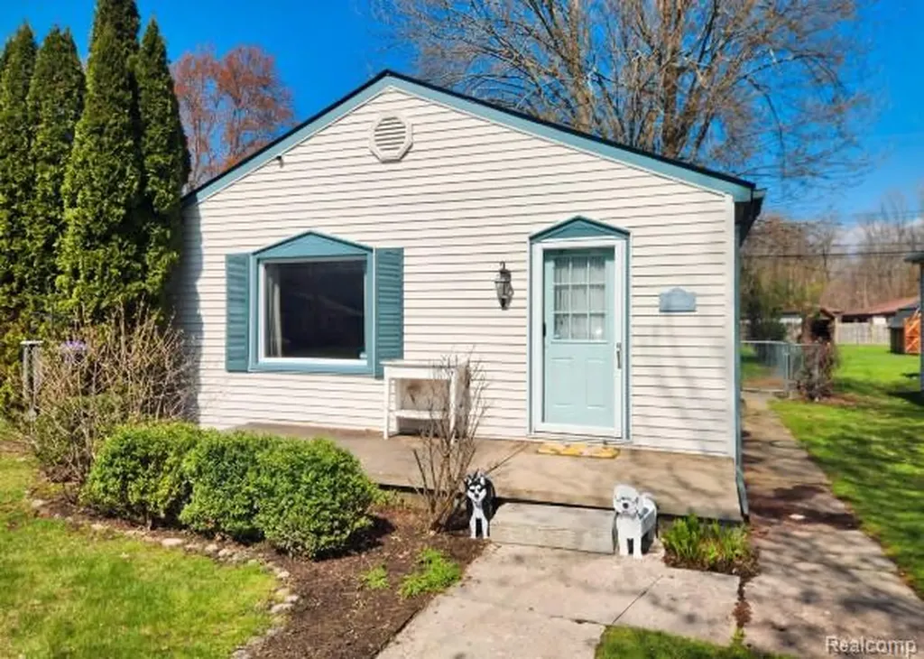 51380 Ashley Street New Baltimore City MI 48047