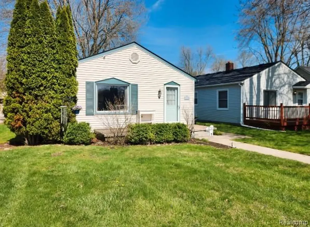 51380 Ashley Street New Baltimore City MI 48047