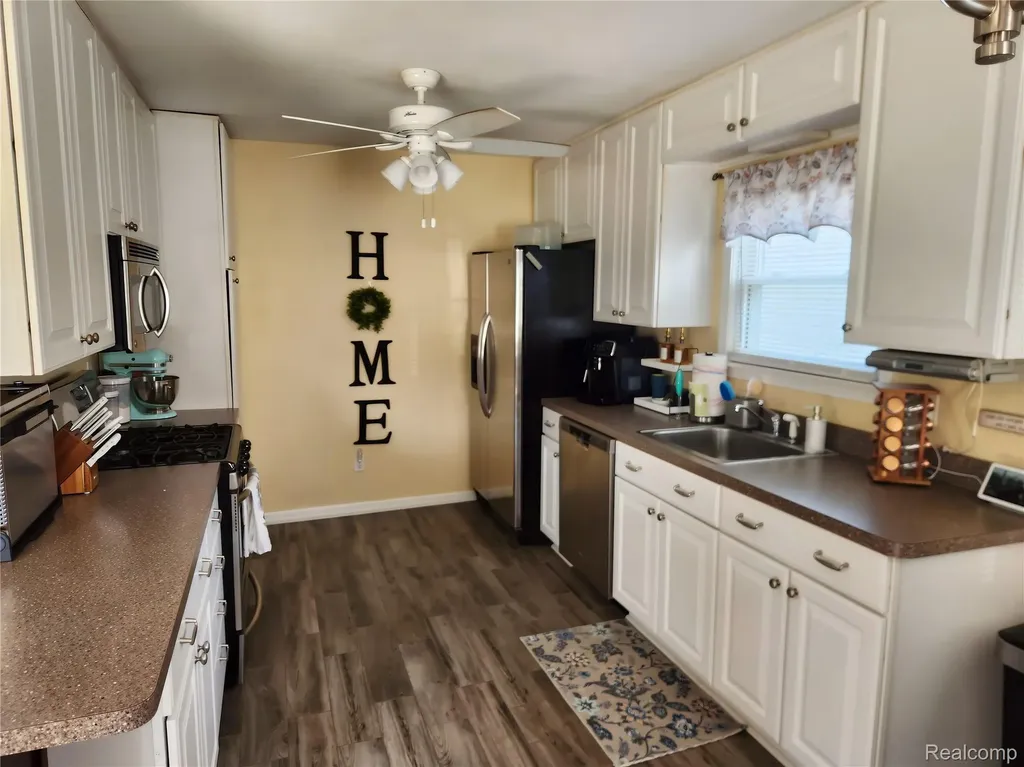 51380 Ashley Street New Baltimore City MI 48047