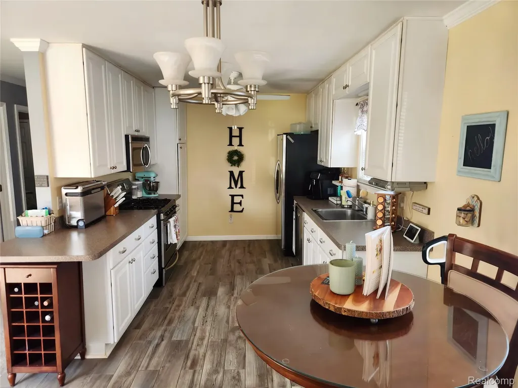 51380 Ashley Street New Baltimore City MI 48047