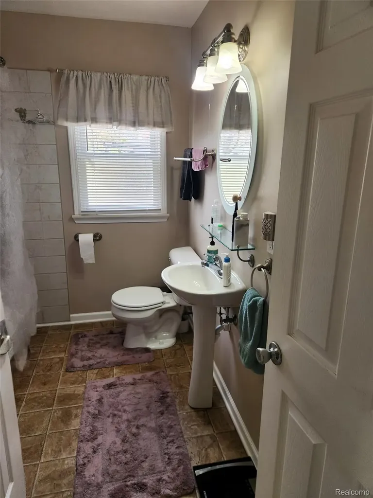 51380 Ashley Street New Baltimore City MI 48047