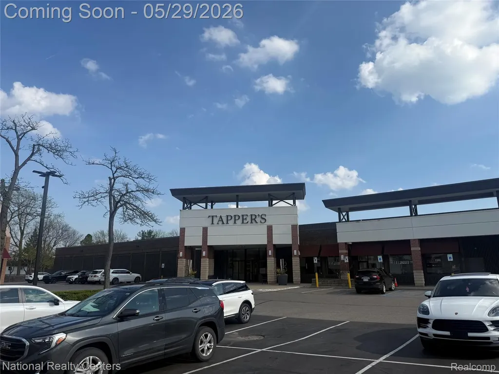 6257 W Orchard Lake Road E West Bloomfield Charter Township MI 48322