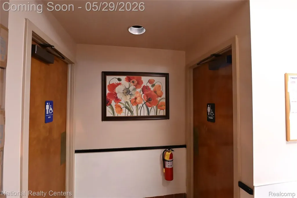 6257 W Orchard Lake Road E West Bloomfield Charter Township MI 48322