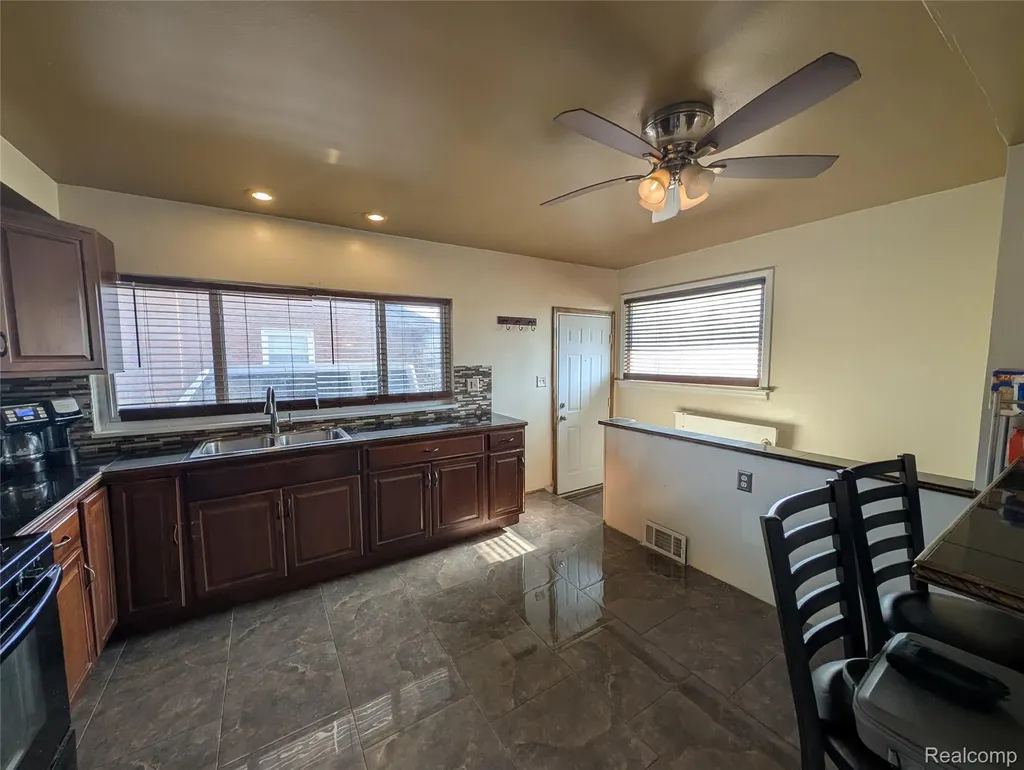 20140 Woodbine Street Detroit City MI 48219