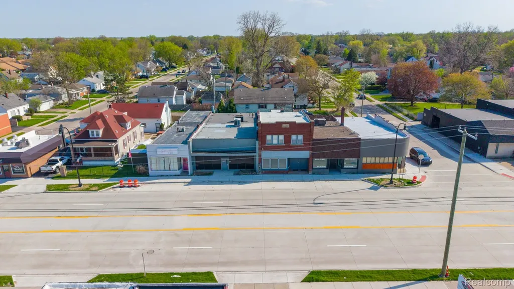 16914 E 9 Mile Road Eastpointe City MI 48021