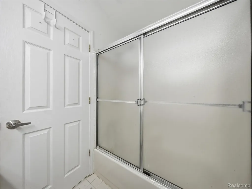 135 W Kenilworth Avenue Royal Oak City MI 48067