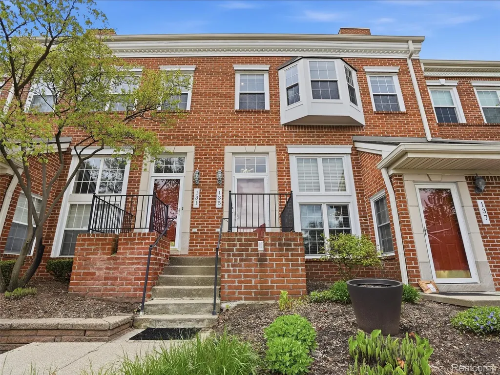 135 W Kenilworth Avenue Royal Oak City MI 48067