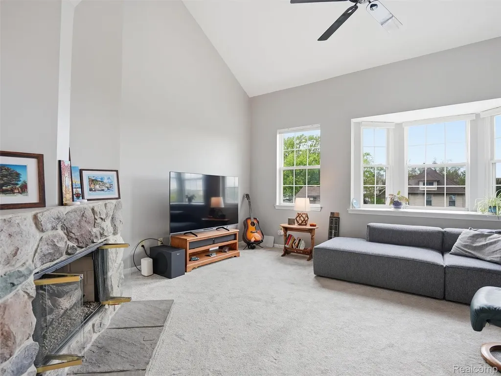 135 W Kenilworth Avenue Royal Oak City MI 48067