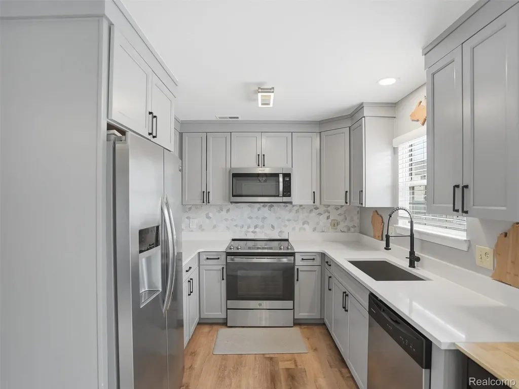 135 W Kenilworth Avenue Royal Oak City MI 48067