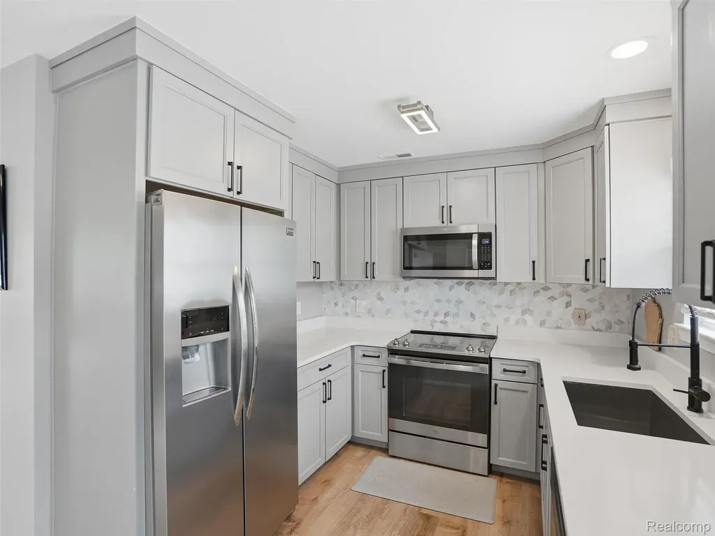 135 W Kenilworth Avenue Royal Oak City MI 48067