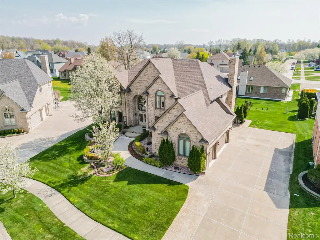 43376 Chester Drive Sterling Heights City MI 48314