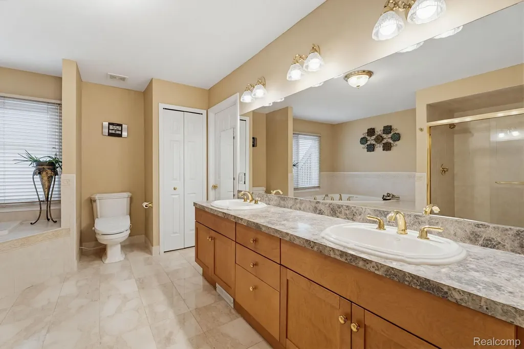 43376 Chester Drive Sterling Heights City MI 48314