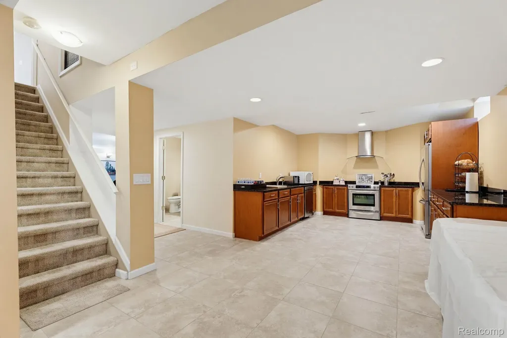 43376 Chester Drive Sterling Heights City MI 48314