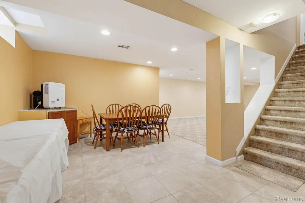 43376 Chester Drive Sterling Heights City MI 48314