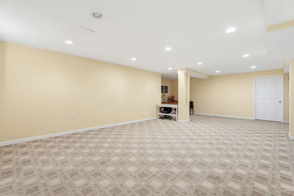 43376 Chester Drive Sterling Heights City MI 48314