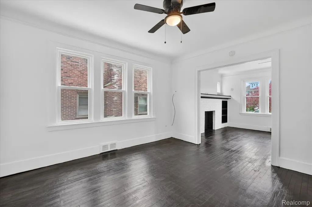 368 Piper Boulevard Detroit City MI 48215