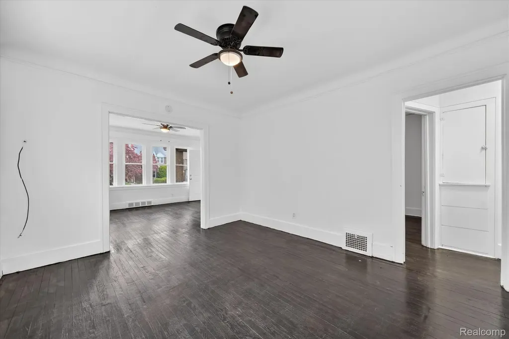 368 Piper Boulevard Detroit City MI 48215