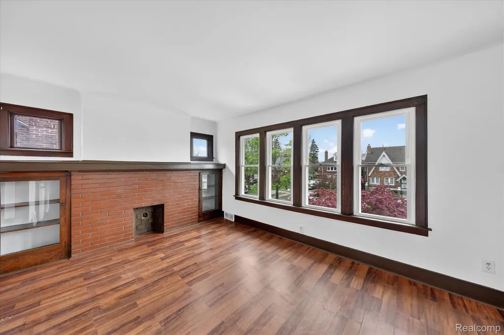 368 Piper Boulevard Detroit City MI 48215