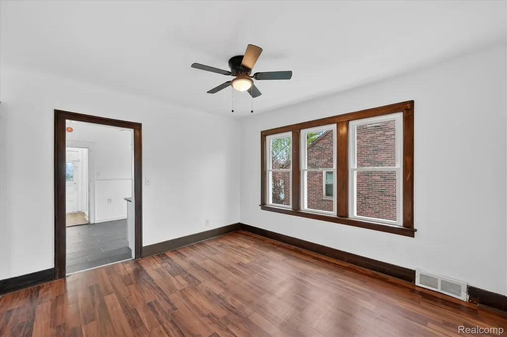 368 Piper Boulevard Detroit City MI 48215