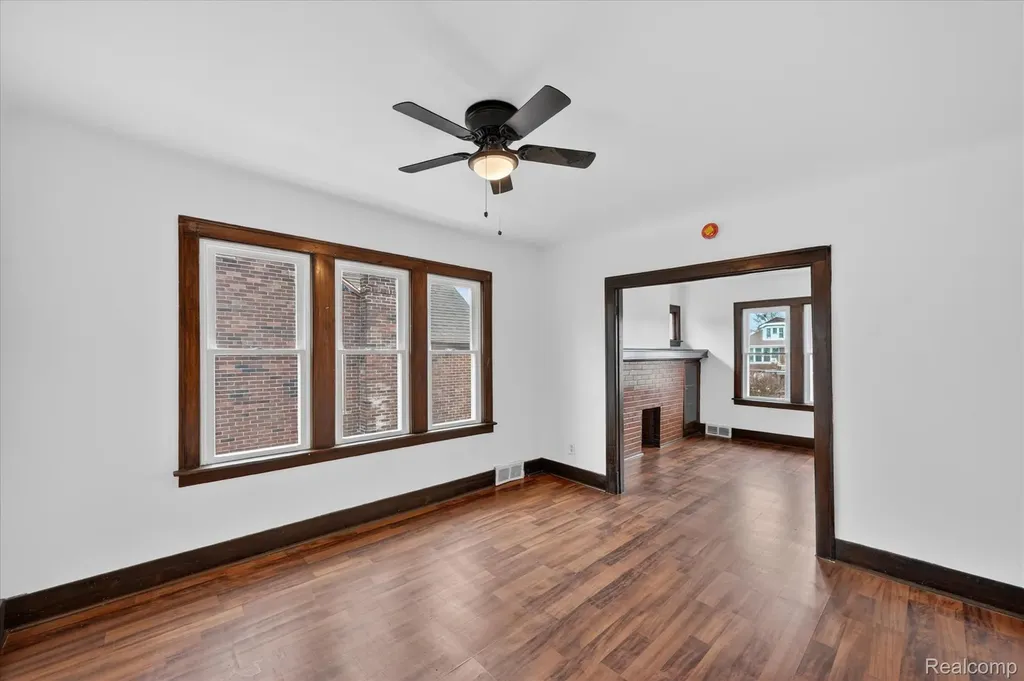 368 Piper Boulevard Detroit City MI 48215