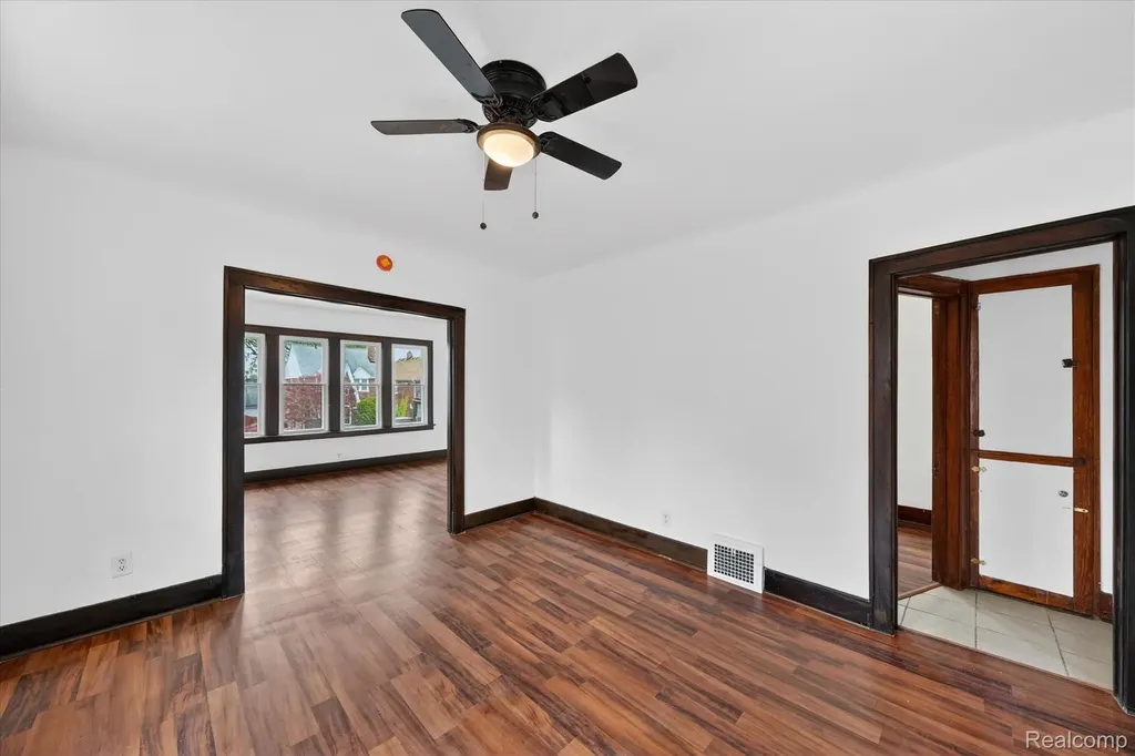 368 Piper Boulevard Detroit City MI 48215