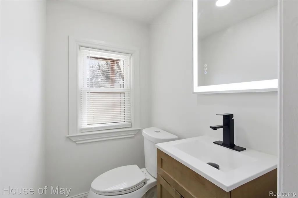 5276 Bedford Street Detroit City MI 48224