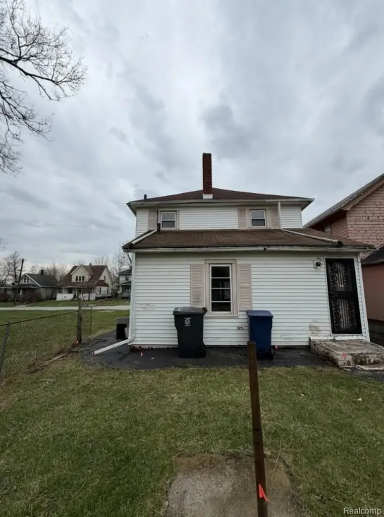 813 Addison Street Flint City MI 48505