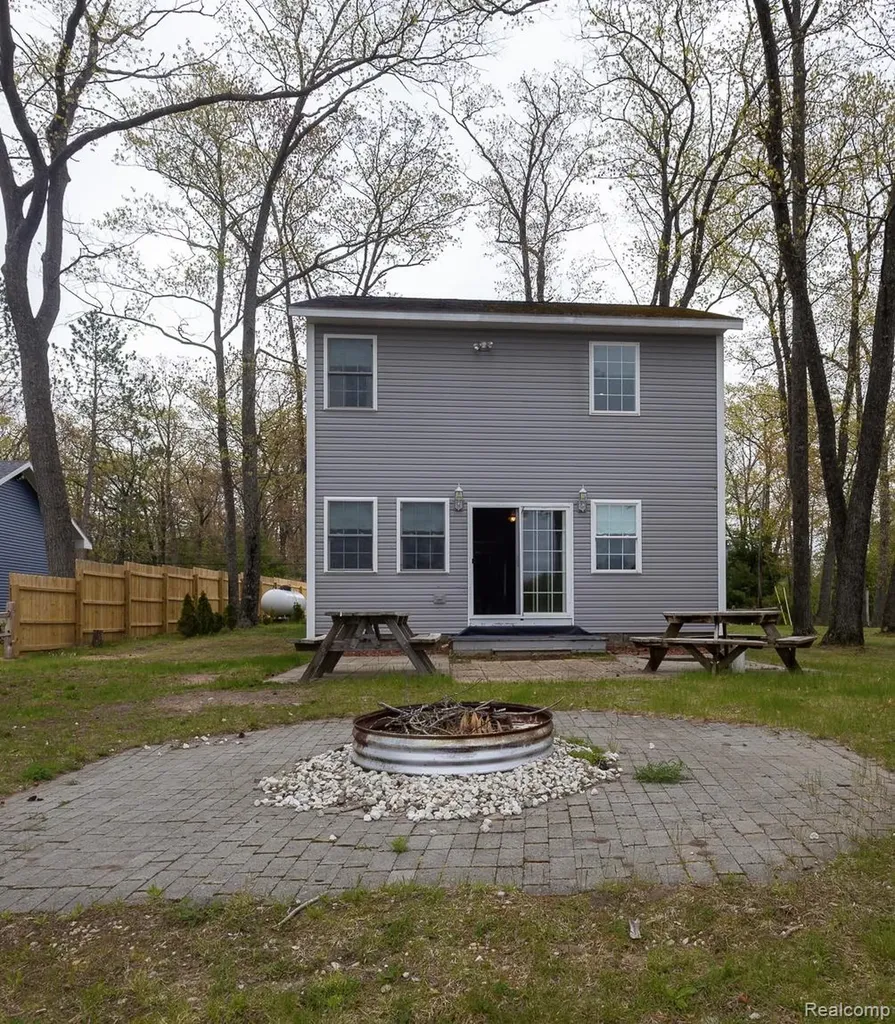 2779 Horseshoe Lake Road Foster Township MI 48661