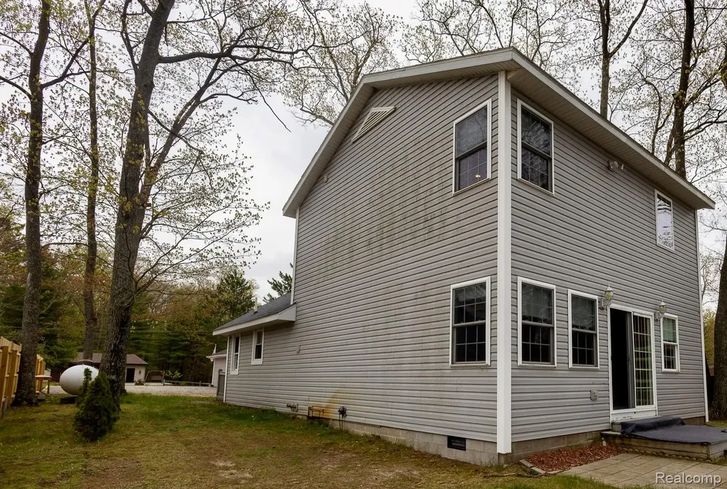 2779 Horseshoe Lake Road Foster Township MI 48661