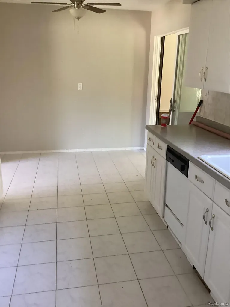 453 N Wildwood Street Westland City MI 48185