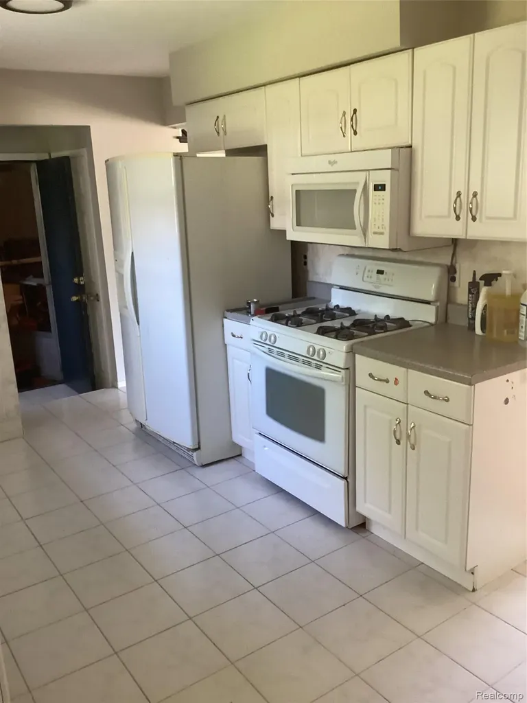 453 N Wildwood Street Westland City MI 48185