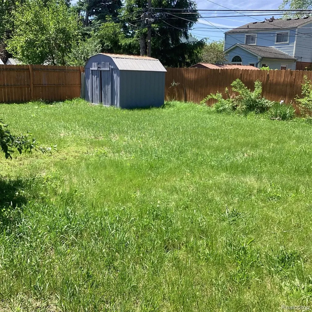 453 N Wildwood Street Westland City MI 48185