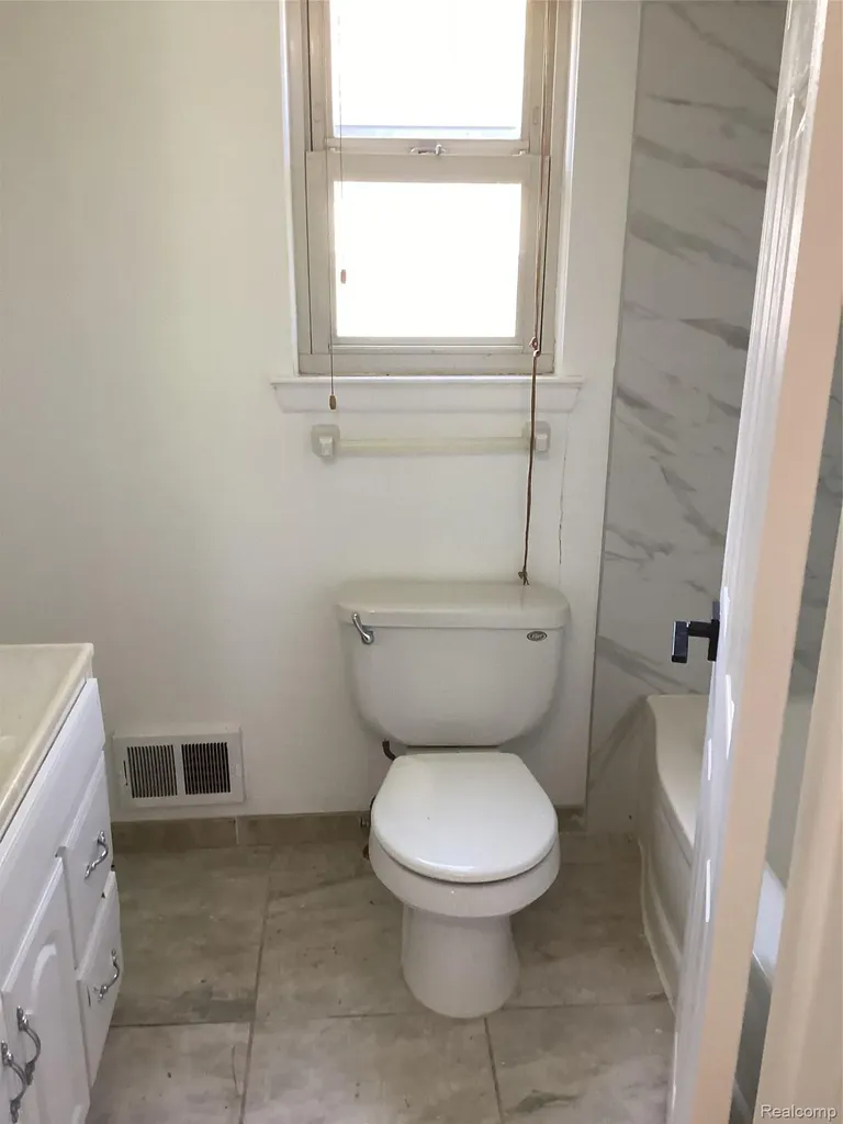 453 N Wildwood Street Westland City MI 48185