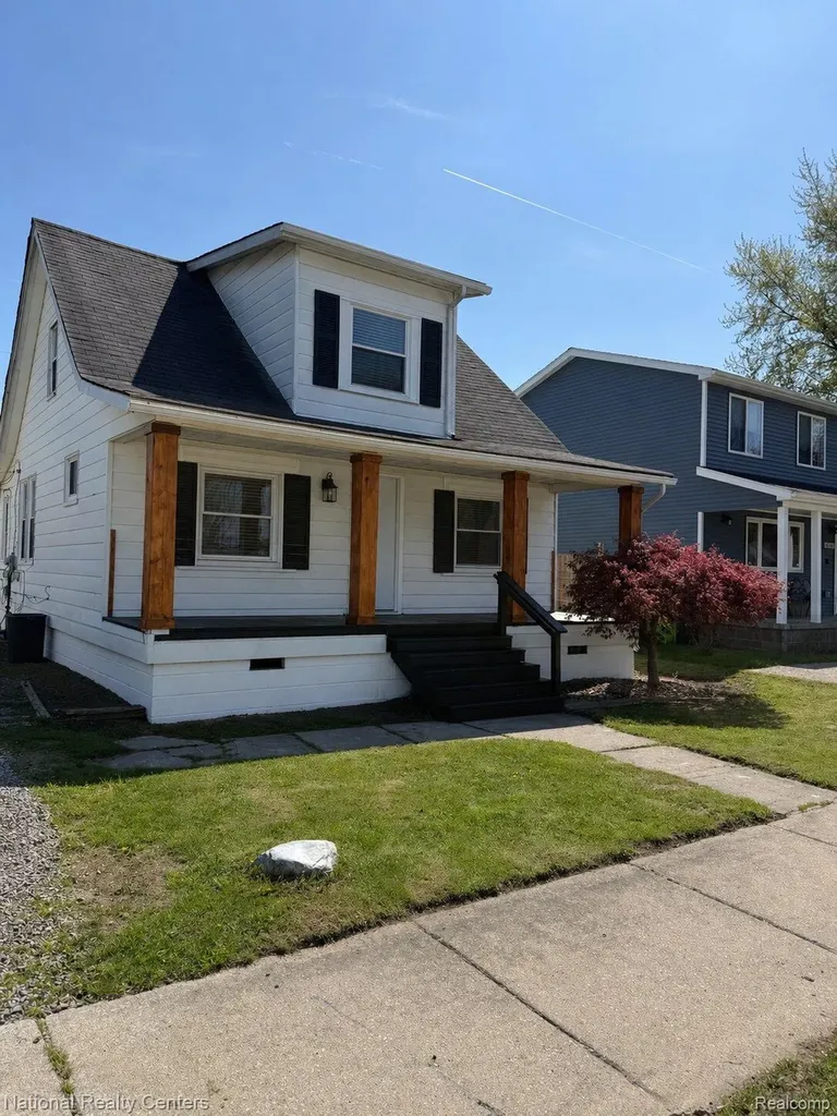 20510 Broadacres Street Clinton Charter Township MI 48035
