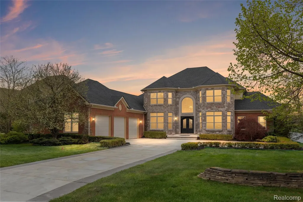 Green Oak Township MI, 10751 Stoney Point Drive