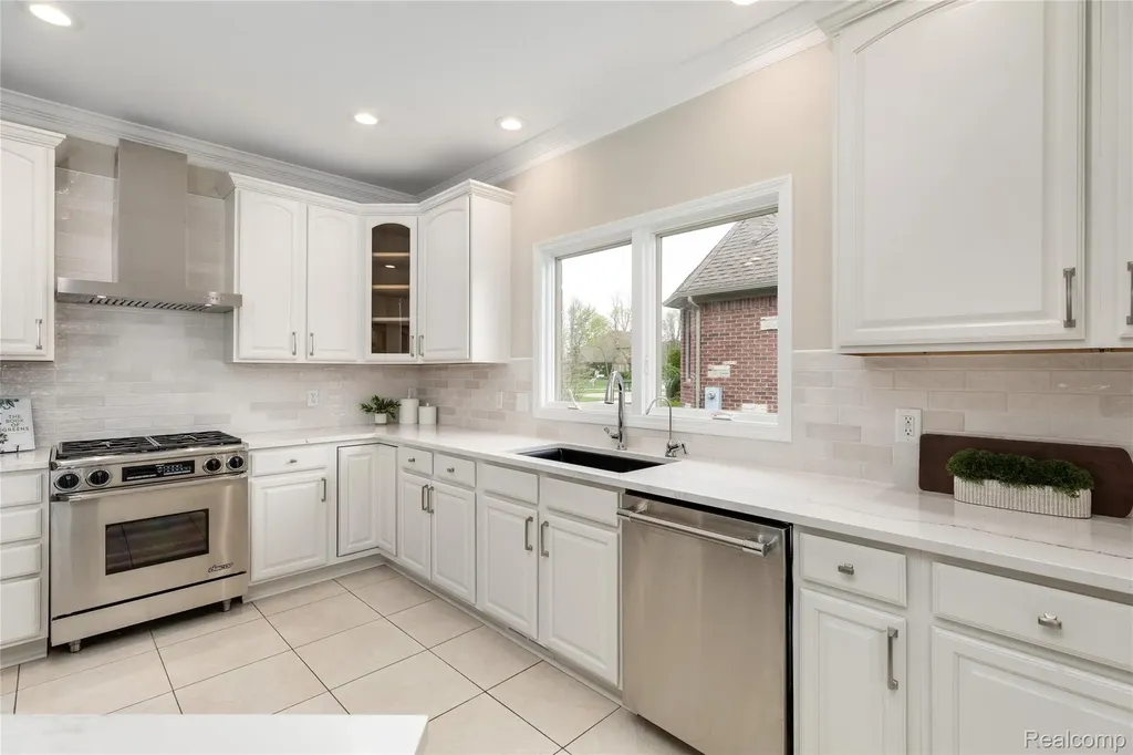 10751 Stoney Point Drive Green Oak Township MI 48178
