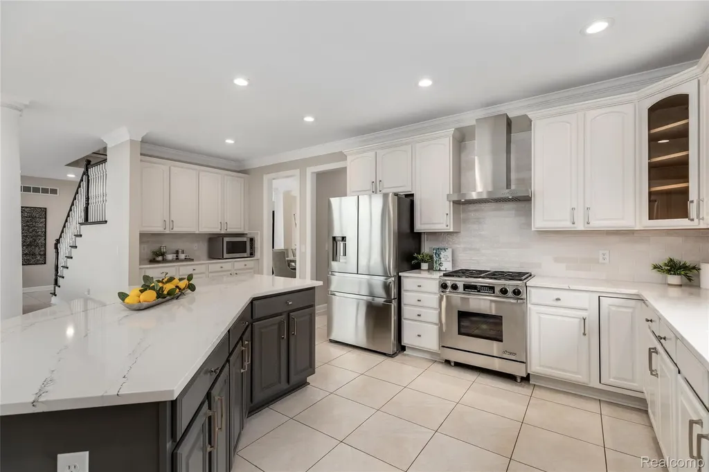 10751 Stoney Point Drive Green Oak Township MI 48178